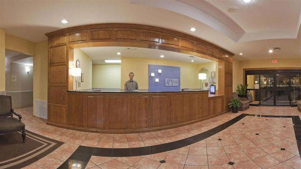 Hotel Fairfield & Hobby Airport 3*