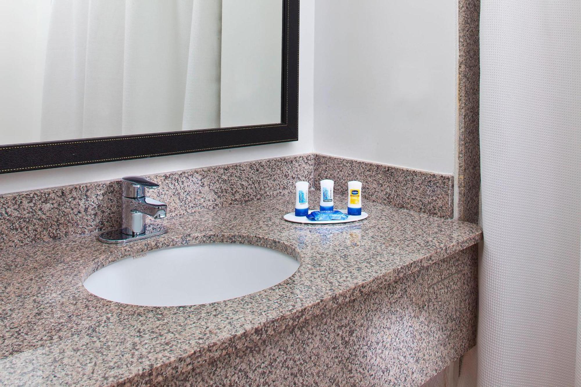 Hotel Fairfield & Hobby Airport Houston