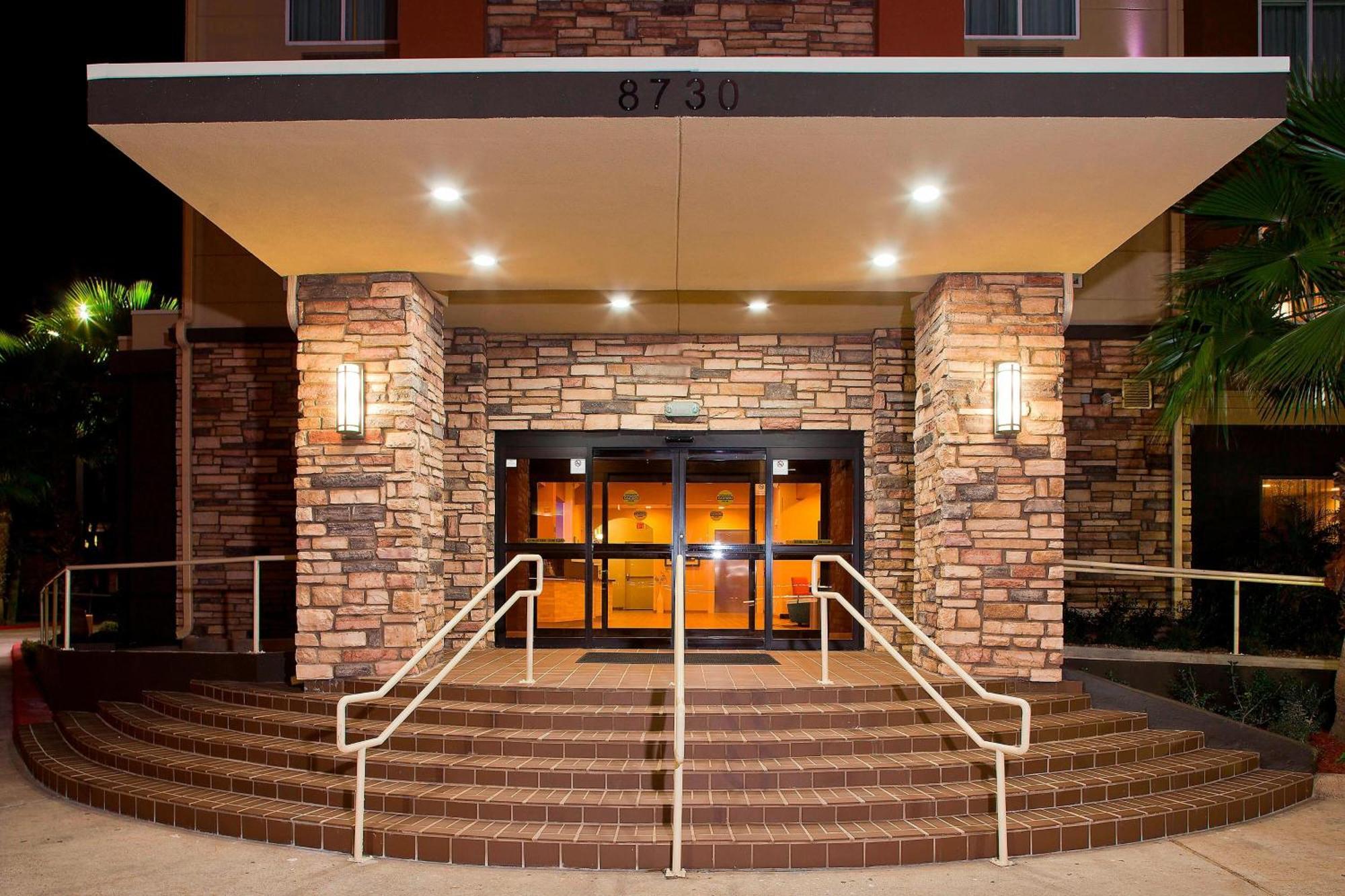 Fairfield & Hobby Airport 3*