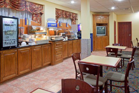 Fairfield & Hobby Airport Hotel
